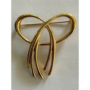 Vintage‎ Signed Trifari Gold Tone Bow Brooch
